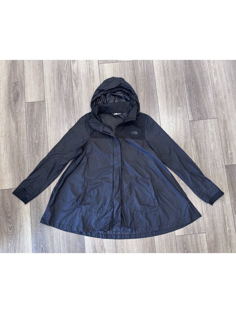 The North Face woman Soft shell Windbreaker Size: Small Black Hooded